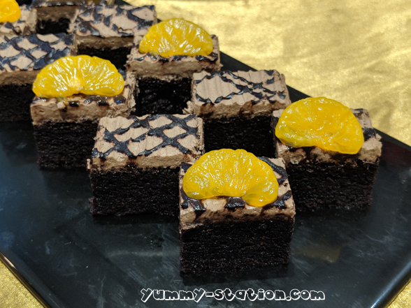 Maker:0x4c,Date:2017-10-9,Ver:4,Lens:Kan03,Act:Lar01,E-Y